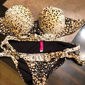 Victoria’s Secret bikini. Medium bottom. 34D top